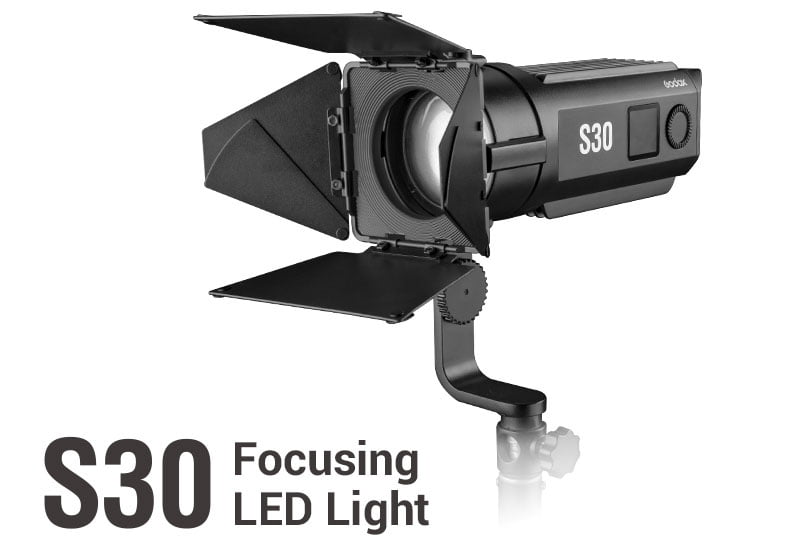 Godox LED S30 con zoom y accesorios