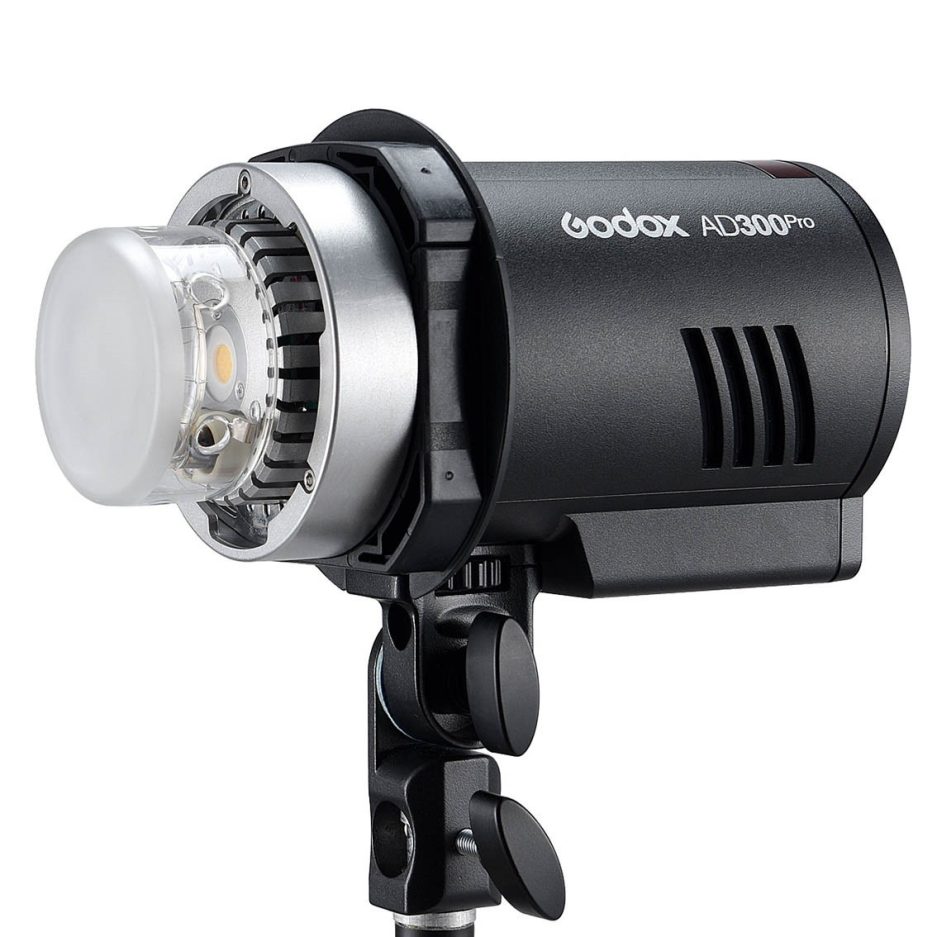 Flash Godox AD300Pro con montura Bowens