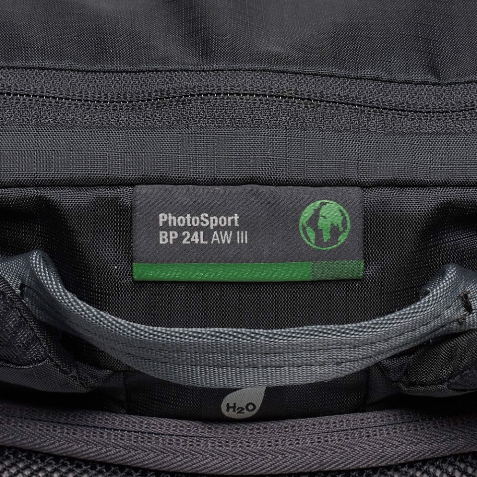 Mochila sostenible Lowepro PhotoSport III con etiqueta Green Line