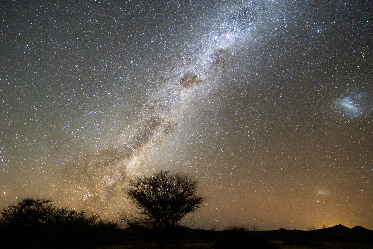 Paisaje nocturno a contraluz