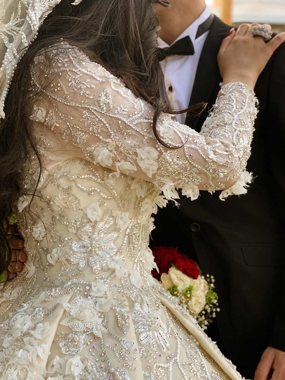 Detalles de boda con luz continua