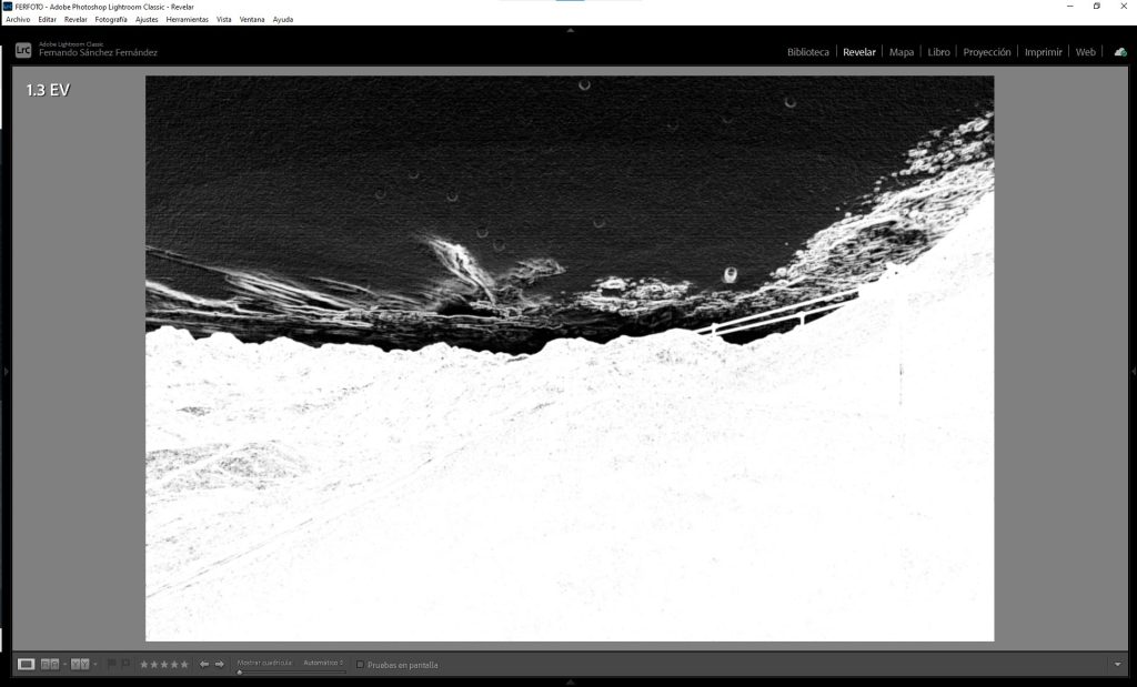 Motas de polvo visibles en una fotografía con objetivo ultra angular