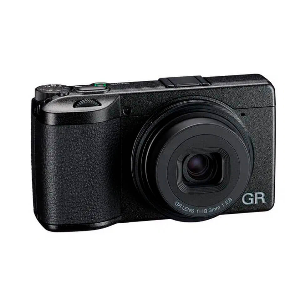 Ricoh GR IV: cámara compacta APS-C de 25,7 MP con 28mm f/2.8