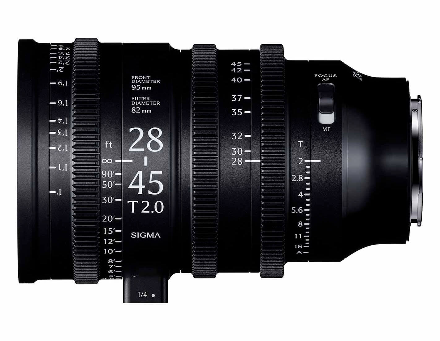 Sigma 28-45mm T2 FF montado sobre cámara de cine profesional mostrando su diseño y ergonomía