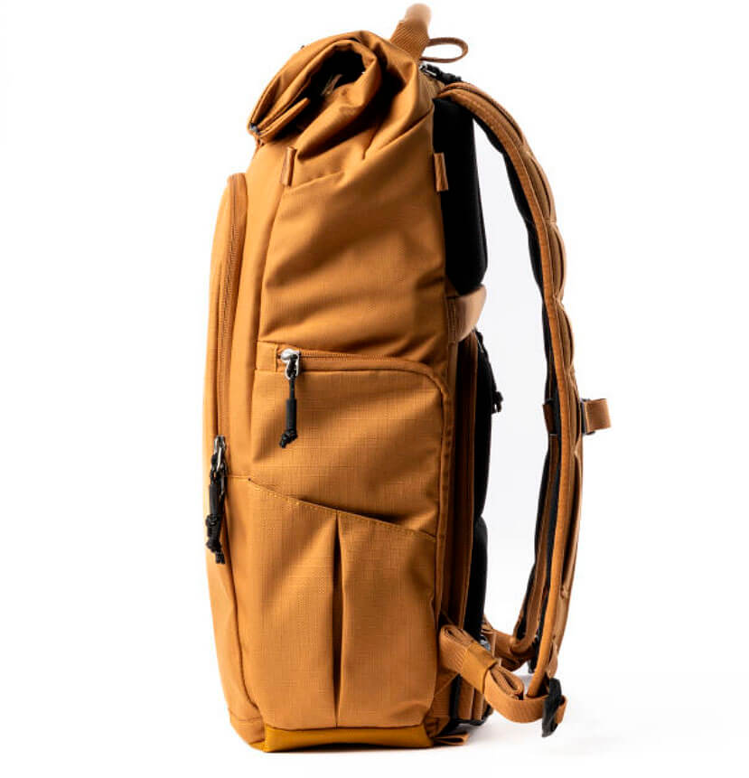Bolsillos inteligentes para cámara, tablet y accesorios en la mochila Think Tank FocusPoint