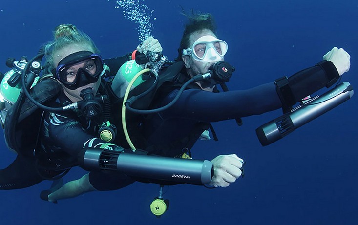 Scooter submarino Waydoo Subnado portátil para buceo y snorkel
