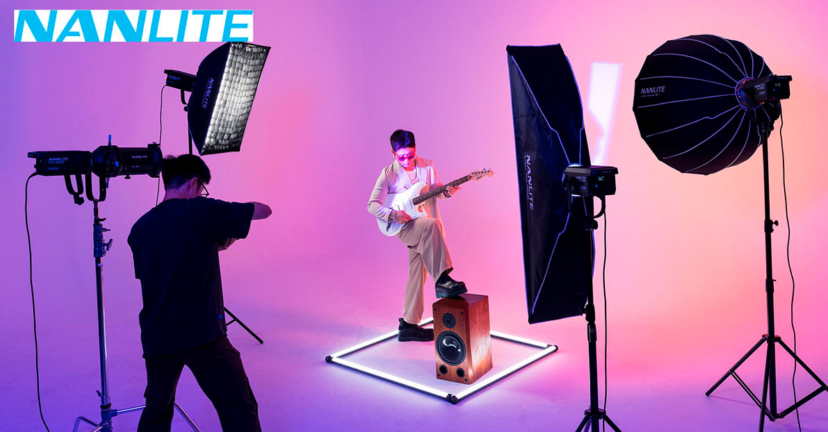 Iluminación con luz continua Nanlite para fotografía y vídeo Fotógrafo usando luz continua Nanlite en estudio