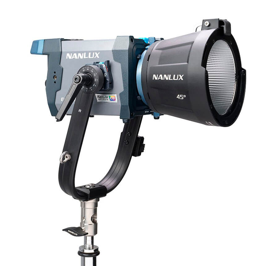 Nanlux Evoke 150C RGBW – Foco LED compacto profesional