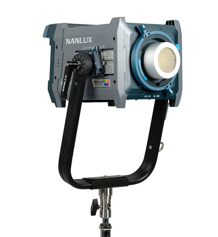 Nanlux Evoke 600C Kit con maleta Trolley – Foco LED RGBW Nanlux Evoke 600C Kit con maleta Trolley – Foco LED RGBW