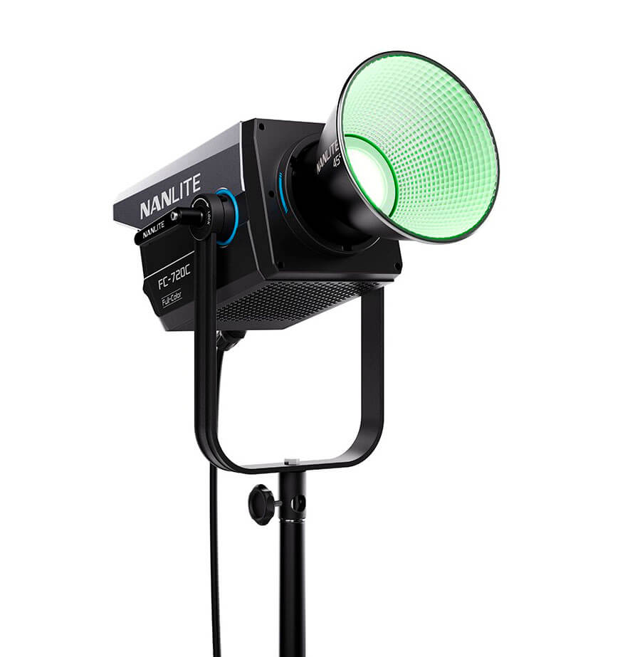 Nanlite FC-720C foco LED RGBW 750W para foto y vídeo profesional Nanlite FC-720C foco LED RGBW 750W para foto y vídeo profesional