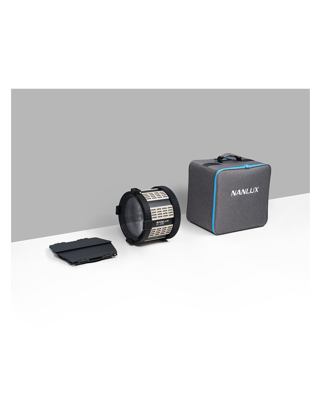 Nanlux FL-22E Fresnel motorizado para Evoke 600C Nanlux FL-22E Fresnel motorizado para Evoke 600C