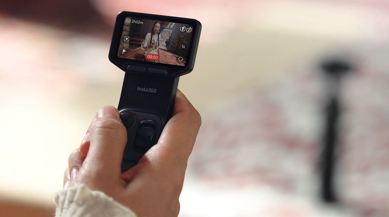 Insta360 Luna Ultra con pantalla desmontable para grabarse solo