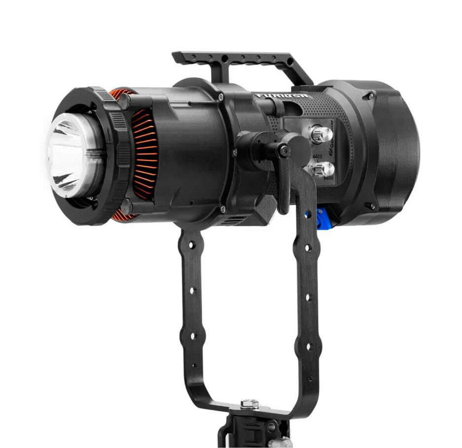 Maxima Furiosa: luz LED bicolor de 80.000 lúmenes con montura Profoto o Bowens Maxima Furiosa: luz LED bicolor de 80.000 lúmenes con montura Profoto o Bowens