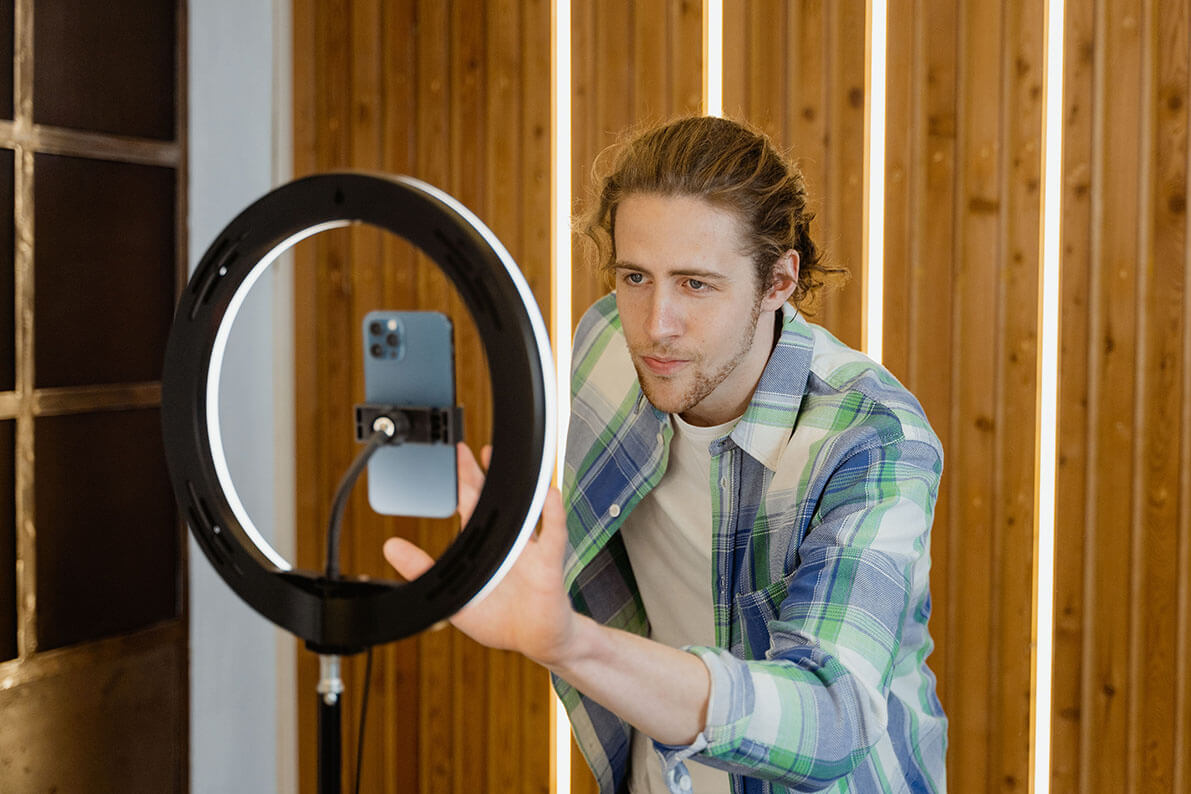 Aro LED para grabar vídeos con móvil en Reels TikTok y directos